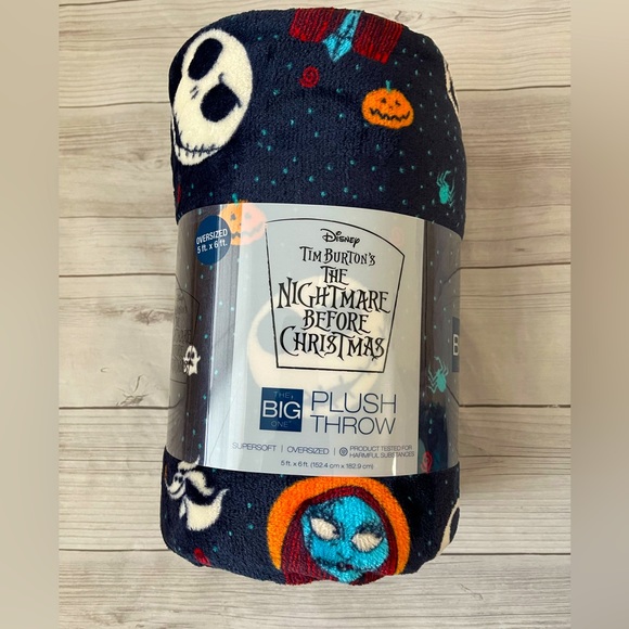 NEW! Tim Burtons The Nightmare Before Christmas Plush Throw - Picture 1 of 3